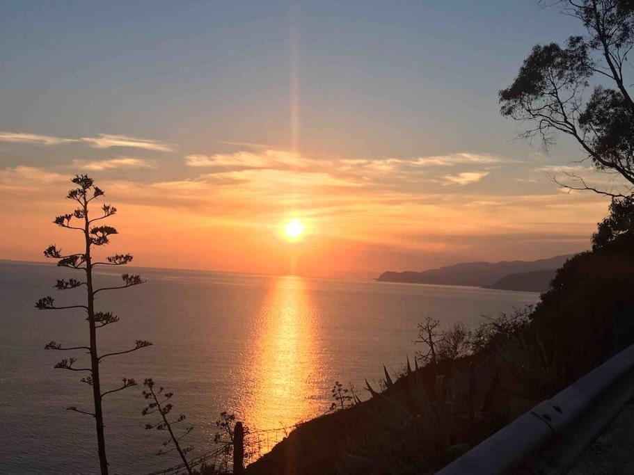 Villa Mit Whirlpool Und Phantastischer Aussicht Capoliveri  Exterior foto