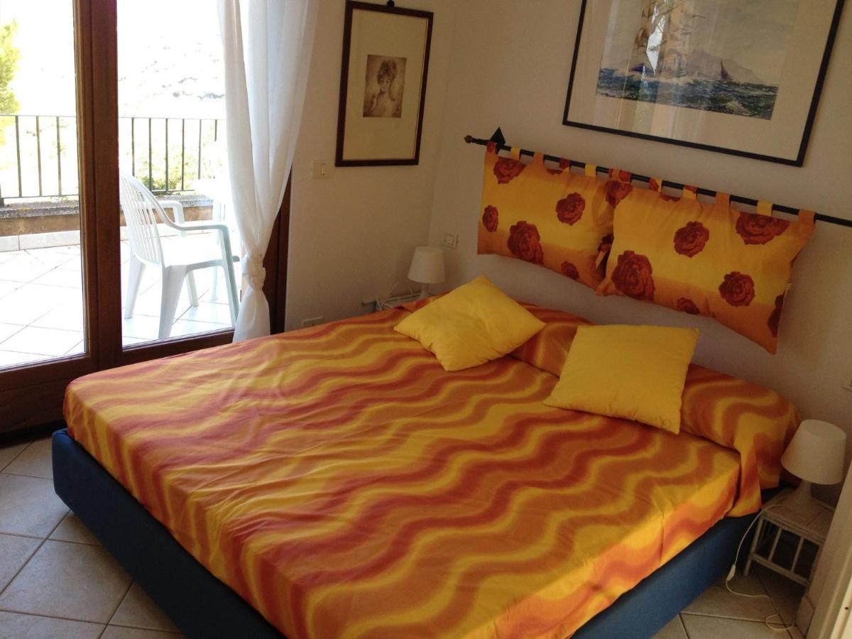 Villa Mit Whirlpool Und Phantastischer Aussicht Capoliveri  Exterior foto
