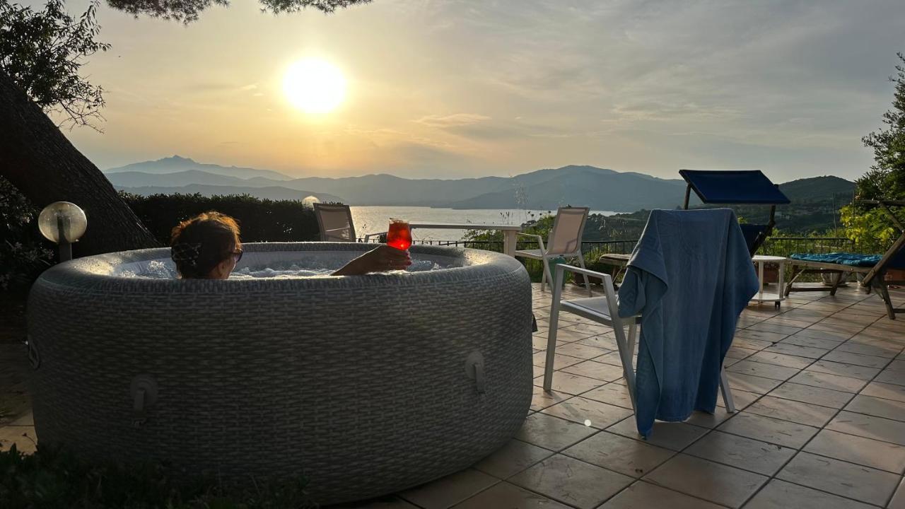 Villa Mit Whirlpool Und Phantastischer Aussicht Capoliveri  Exterior foto